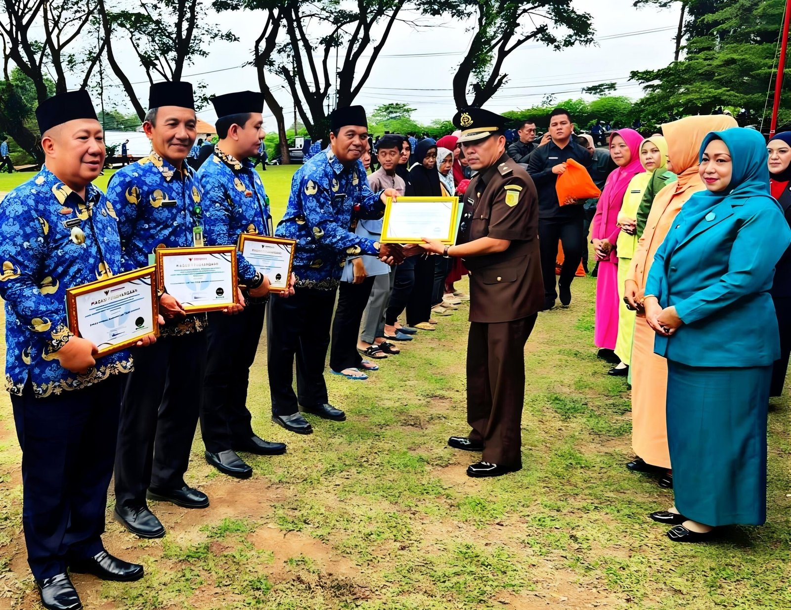 Disdukcapil Tanggamus Raih Penghargaan dari Ombudsman RI 1 disduk AoPqkgrODVUMb68k 2 scaled