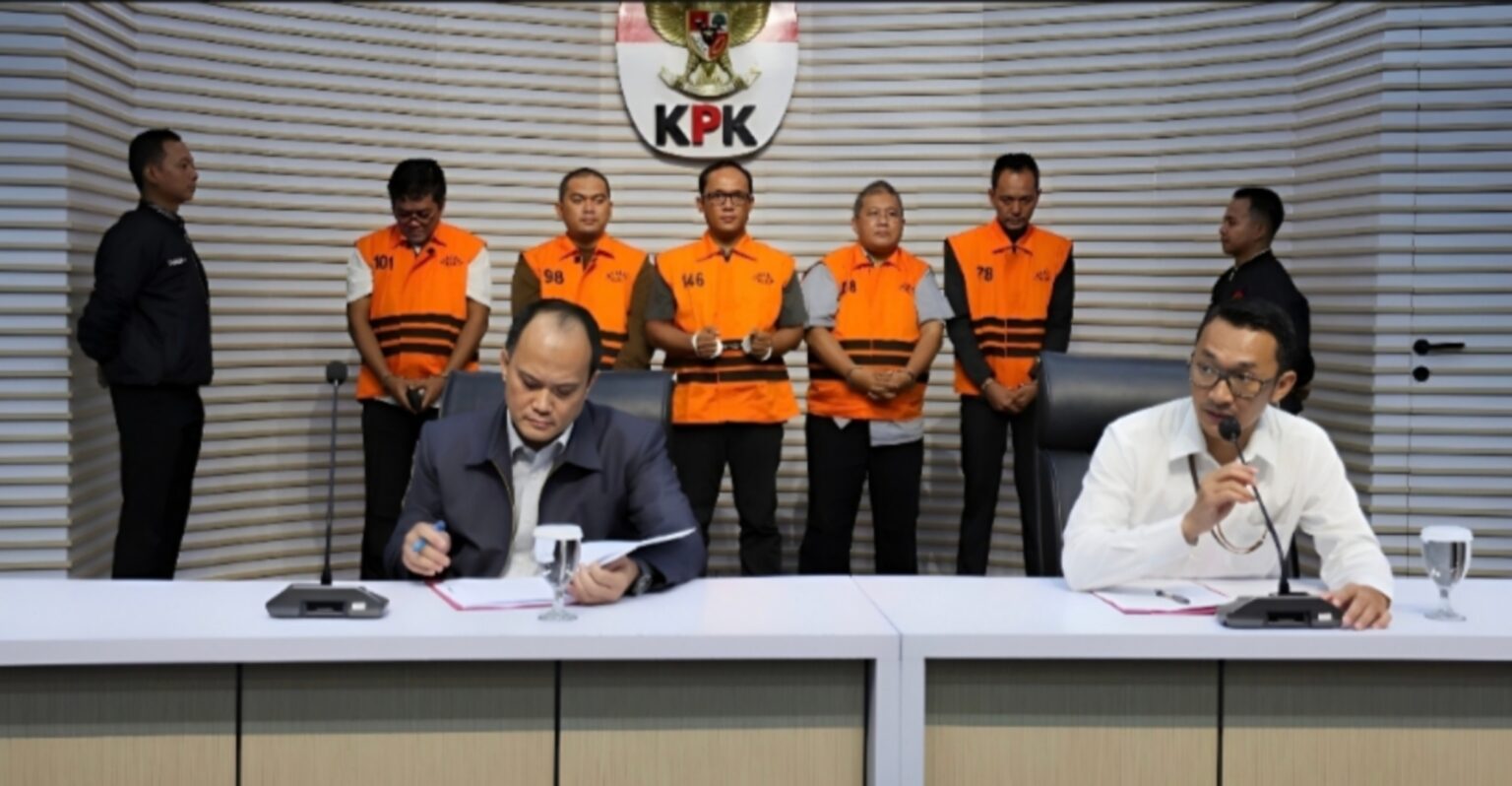 OTT KPK di Lampung Tengah: Bupati AW Ditetapkan Tersangka, Diduga Patok "Fee" Proyek hingga 20% Demi Bayar Utang Kampanye