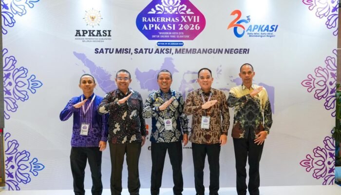 Perkuat Sinergi Daerah, Kepala BPKAD Pringsewu Dampingi Bupati Hadiri Rakernas APKASI 2026