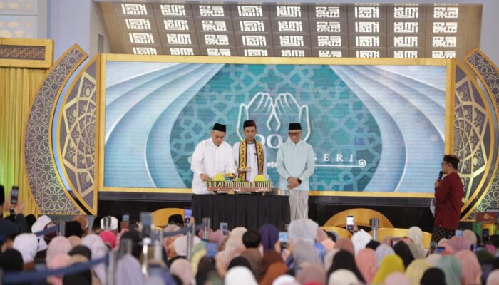 Bangga Jadi Tuan Rumah Doa Untuk Negeri tvOne, Gubernur Rahmat Mirzani Djausal Sambut Antusias Tausiah UAS di Masjid Al-Bakrie