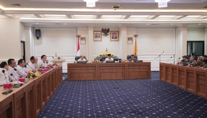 Pimpin Rakor DAS, Gubernur Rahmat Mirzani Djausal Tegaskan Kolaborasi Penyelamatan Ekosistem Alam