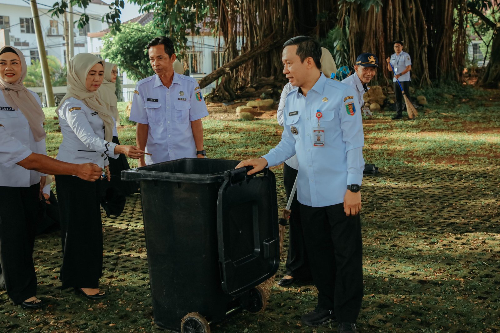 Tindak Lanjuti Arahan Presiden, Gubernur Rahmat Mirzani Djausal Instruksikan OPD Terapkan Gerakan ASRI