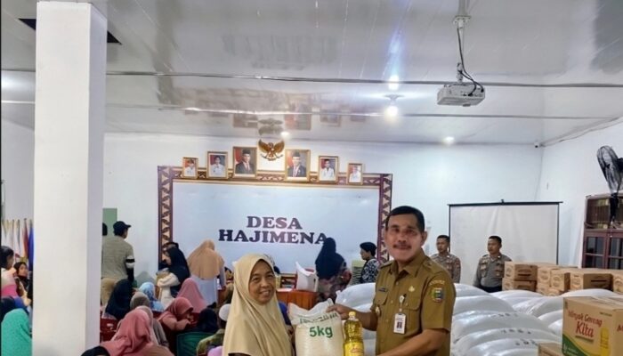 Ratusan Warga Hajimena Antusias Terima Bantuan Sembako, Pemdes Pastikan Distribusi Tertib dan Tepat Sasaran