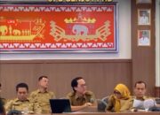 PAD Lampung Selatan, Bappeda Lamsel, Aryan Saruhian, Evaluasi PAD Triwulan II, Kemiskinan Lampung Selatan 2026, Keuangan Daerah, Pemkab Lamsel, Target PAD 2026, Rapat Bappeda, Transparansi Anggaran