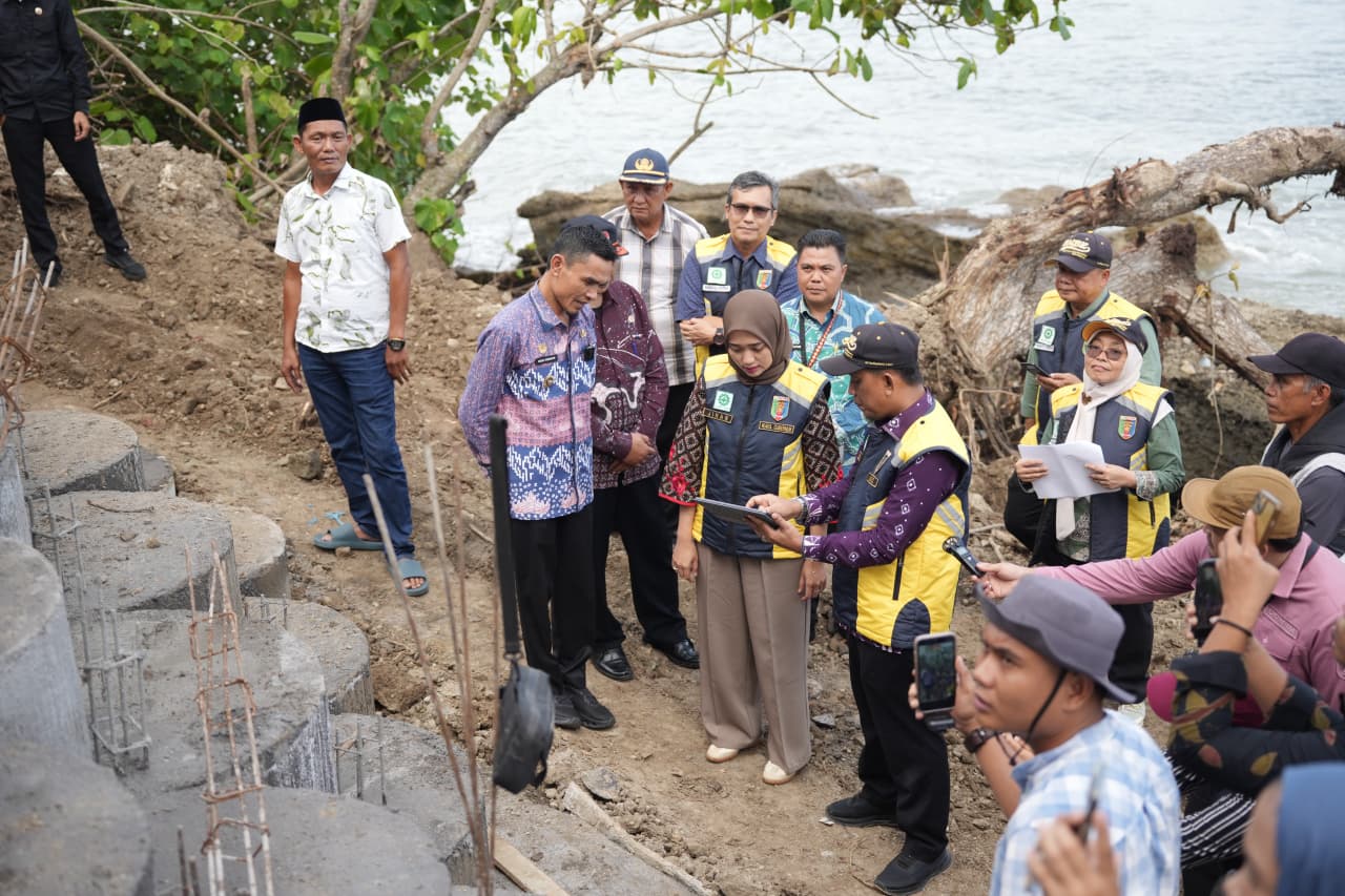 Selamatkan Akses Wisata Teluk Kiluan, Wagub Jihan Kebut Perbaikan Longsor Cukuh Balak 1 Selamatkan Akses Wisata Teluk Kiluan, Wagub Jihan Kebut Perbaikan Longsor Cukuh Balak