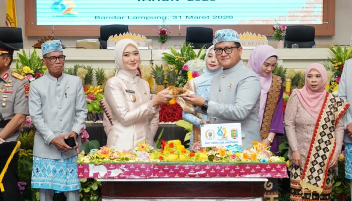 Kado Manis HUT ke-62 Lampung: Kemiskinan Cetak Rekor 1 Digit, Jalan Mulus, Hingga Hapus Uang Komite SMA!